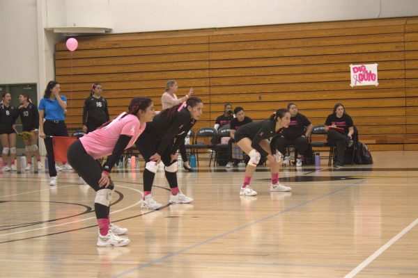 The roadrunners fought all night in a tough win versus the mounties on October 25 at the Rio Hondo Gym.